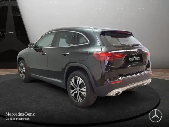 Mercedes-Benz GLA 180