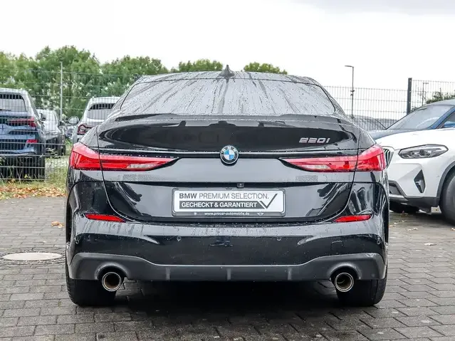 BMW 220