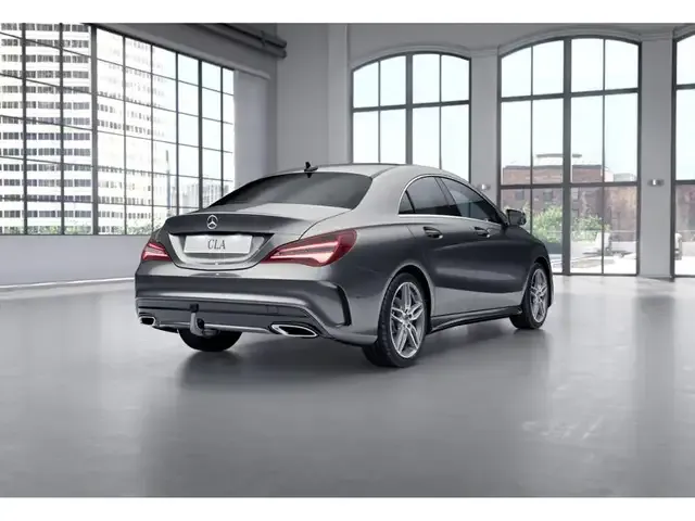 Mercedes-Benz CLA 220