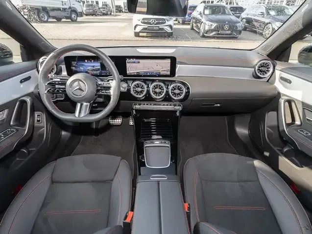 Mercedes-Benz CLA 200