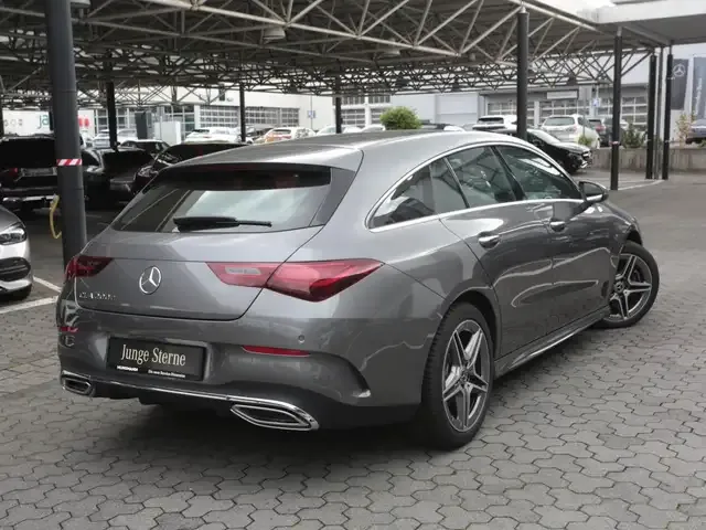 Mercedes-Benz CLA 200