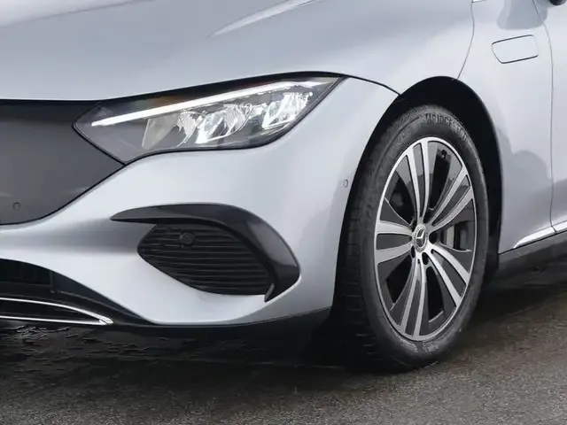 Mercedes-Benz EQE 300
