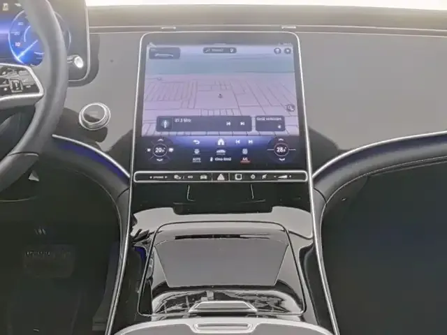 Mercedes-Benz EQE 300
