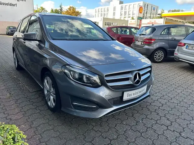 Mercedes-Benz B 200