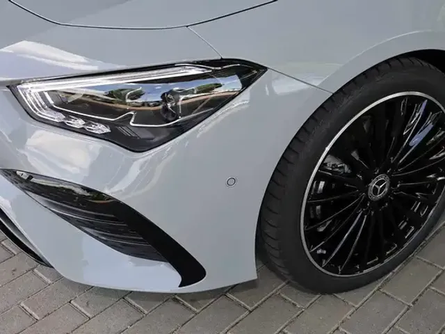 Mercedes-Benz CLA 200