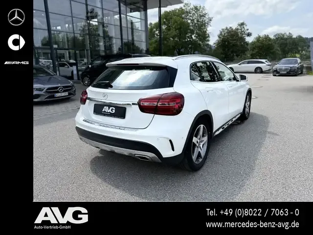 Mercedes-Benz GLA 200