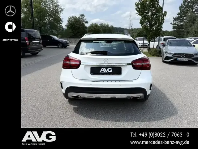 Mercedes-Benz GLA 200