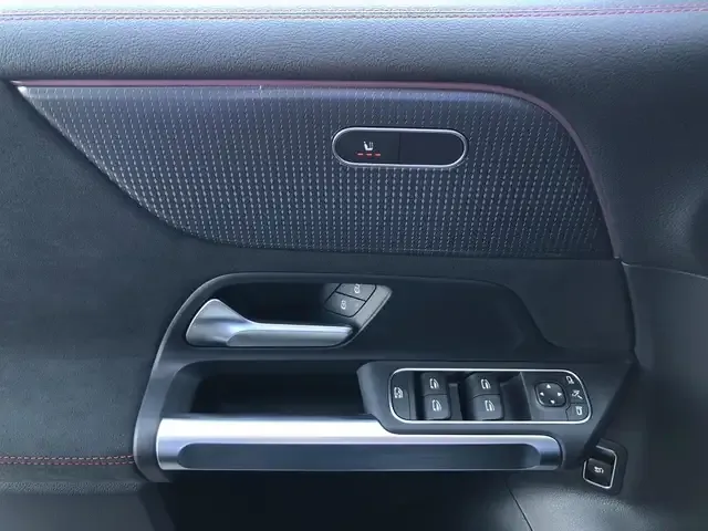 Mercedes-Benz EQB 350