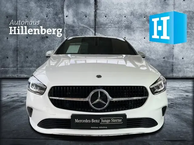 Mercedes-Benz B 180
