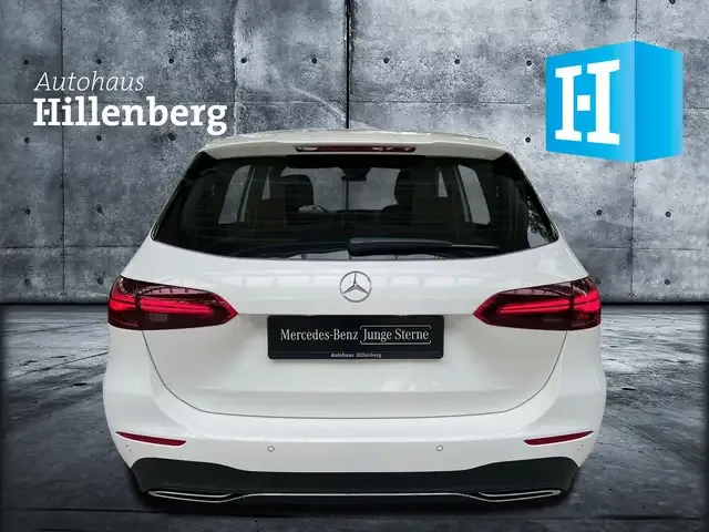 Mercedes-Benz B 180