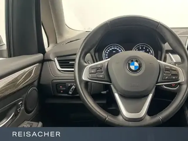 BMW 220