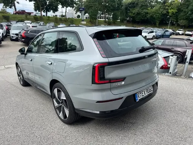 Volvo EX90