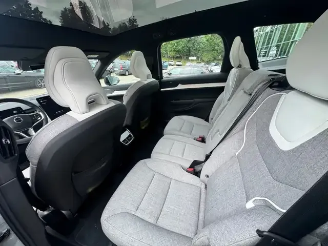 Volvo EX90