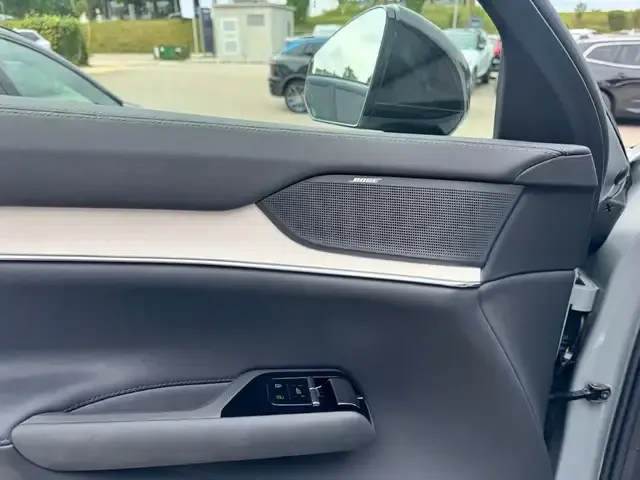Volvo EX90