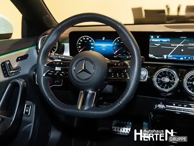 Mercedes-Benz CLA 200