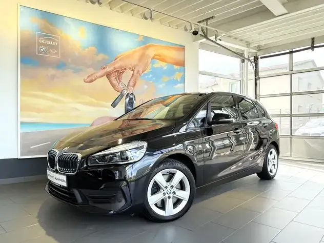 BMW 225