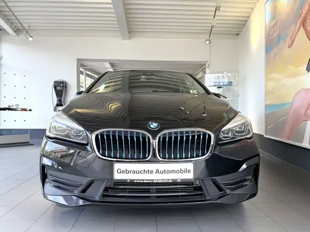 BMW 225