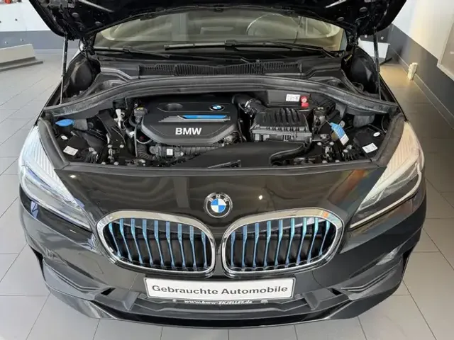 BMW 225