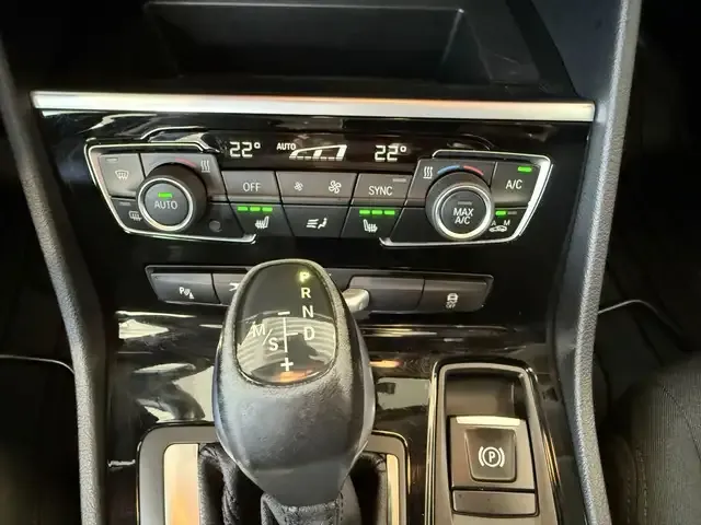 BMW 225