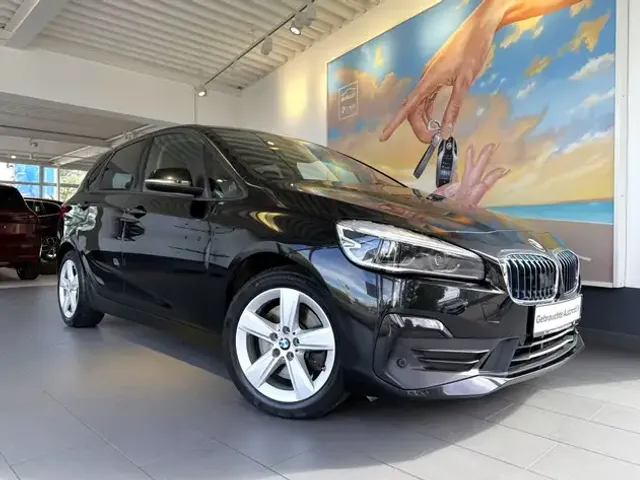 BMW 225