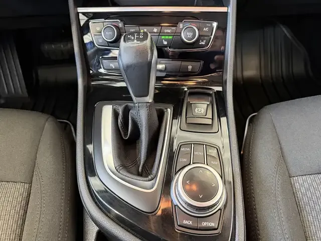 BMW 225