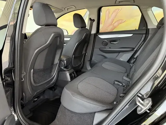 BMW 225