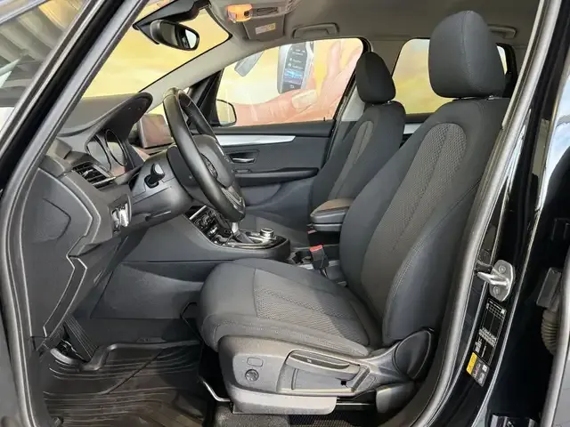 BMW 225