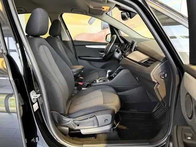 BMW 225