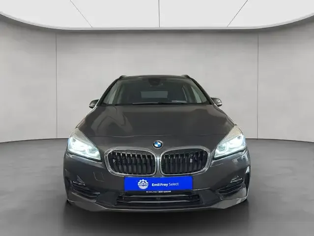 BMW 218
