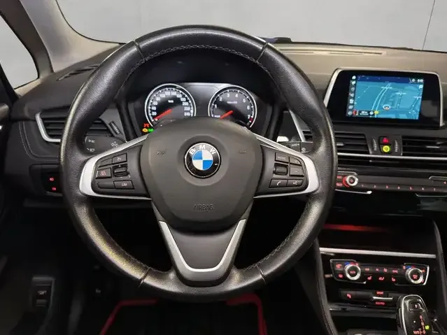 BMW 218