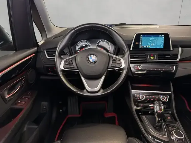 BMW 218