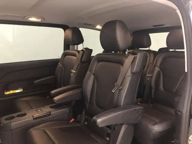 Mercedes-Benz V 220