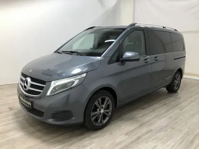 Mercedes-Benz V 220