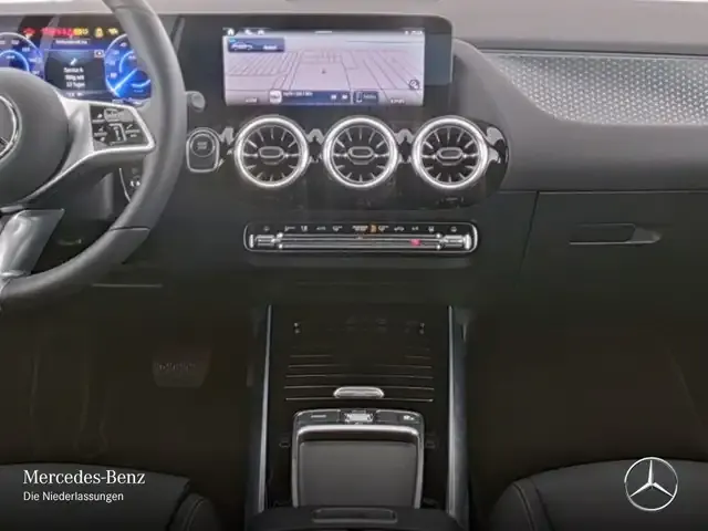 Mercedes-Benz EQA 300