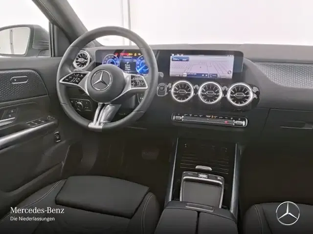 Mercedes-Benz EQA 300