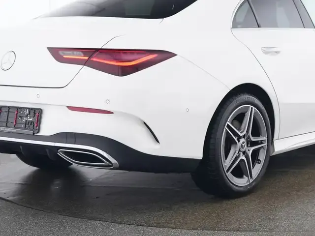 Mercedes-Benz CLA 200