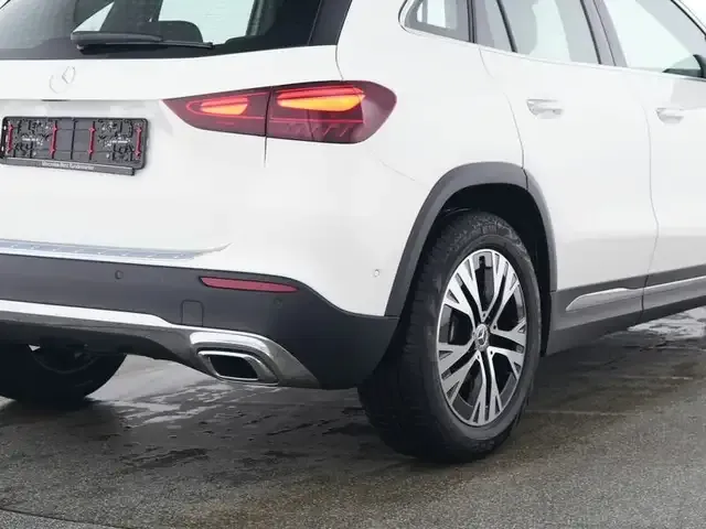 Mercedes-Benz GLA 200