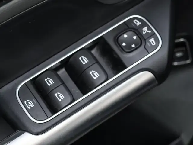 Mercedes-Benz EQA 300