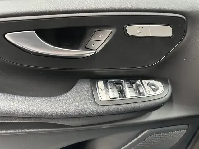 Mercedes-Benz V 220