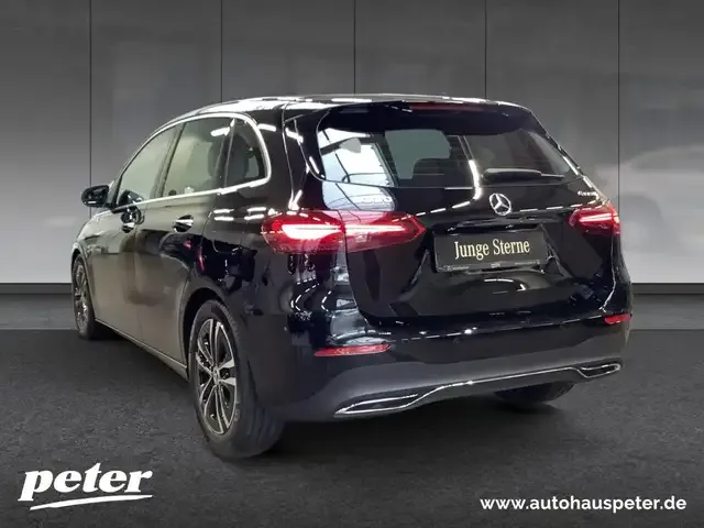 Mercedes-Benz B 220