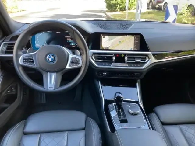 BMW 330