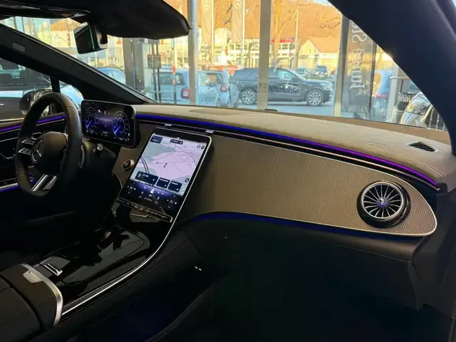 Mercedes-Benz EQE 300