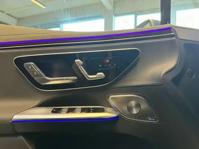 Mercedes-Benz EQE 300