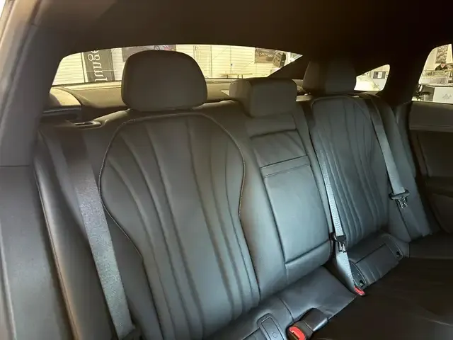 Mercedes-Benz EQE 300