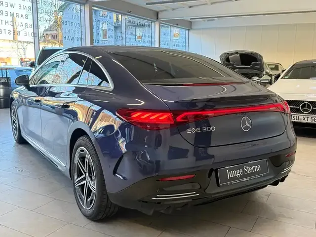 Mercedes-Benz EQE 300