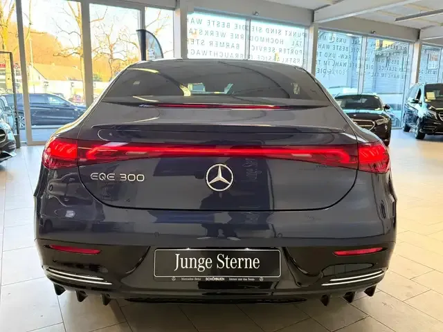 Mercedes-Benz EQE 300