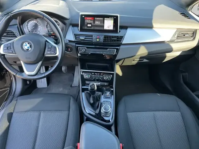 BMW 218