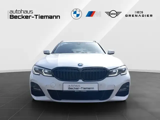 BMW 330