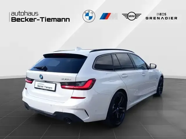 BMW 330