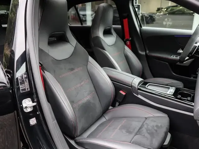 Mercedes-Benz A 45 AMG